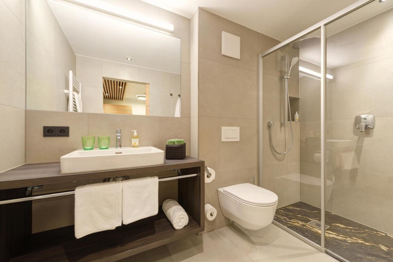 Haus St Anton - Incl Gratis Premium Sommerkarte Sankt Anton am Arlberg Exterior photo